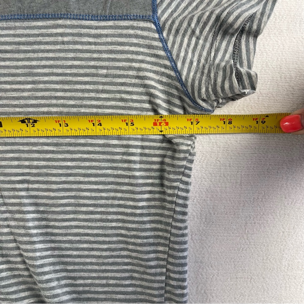 KUHL Striped Short Sleeve Henley Top in Light Gray and Heather Blue small - Picture 5 of 8